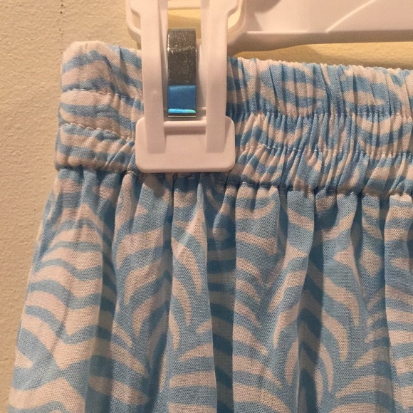 Blue and white flowy shorts - Picture 4 of 4